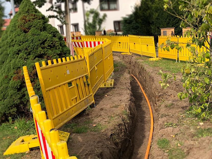 abgesperrter Kabelschacht