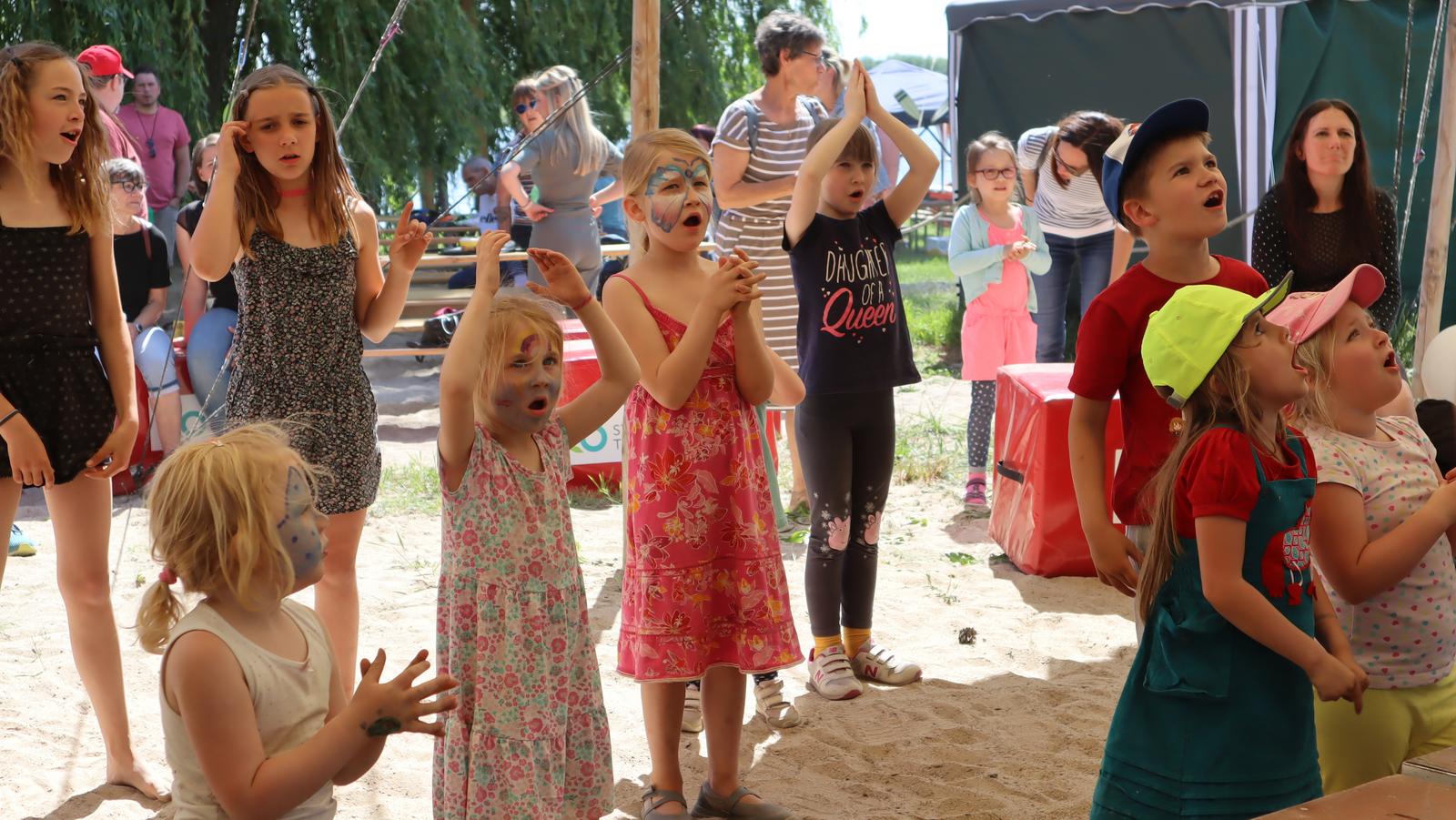 Kinder tanzen